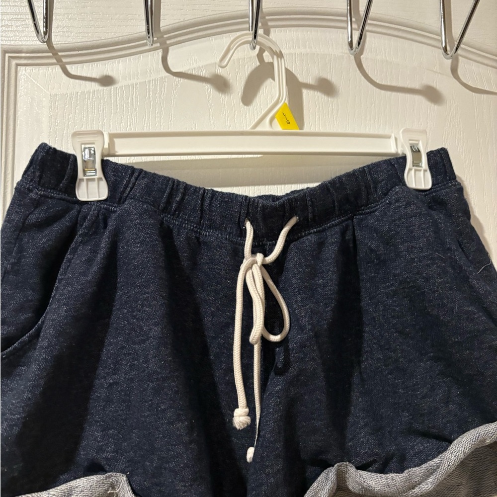 H&M Shorts - Picture 2 of 4